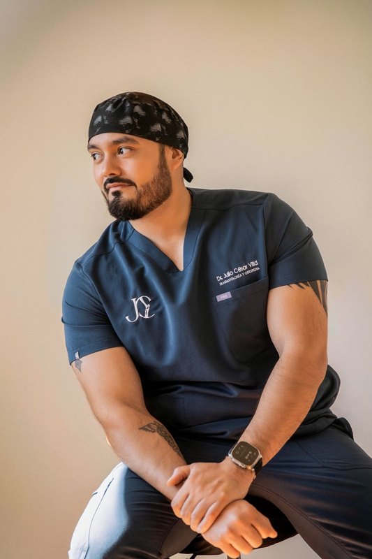 Dr. Julio César Villa