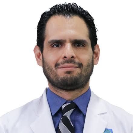 Dr. Alberto Martínez Garza