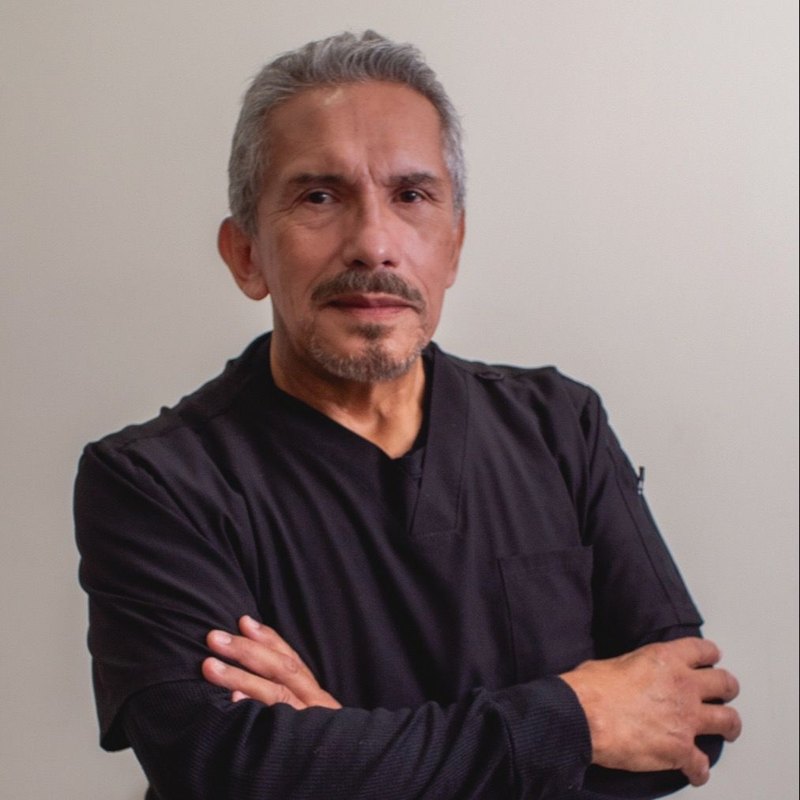 Dr. Carlos Castillo