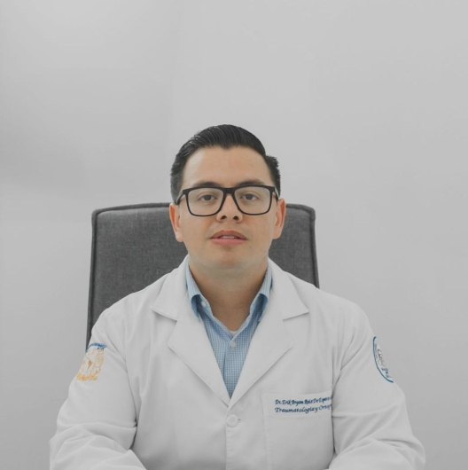 Dr. Erik Ruiz de Esparza