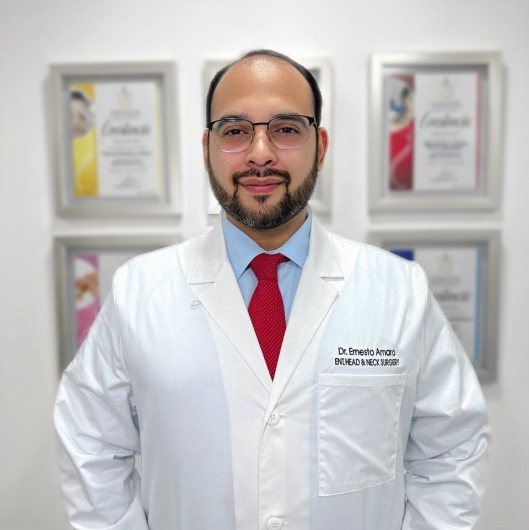 Dr. Ernesto Amaro Flores